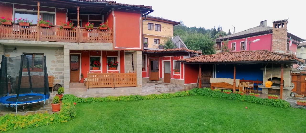 Радкината Къща Hotel Koprivshtitsa Exterior foto