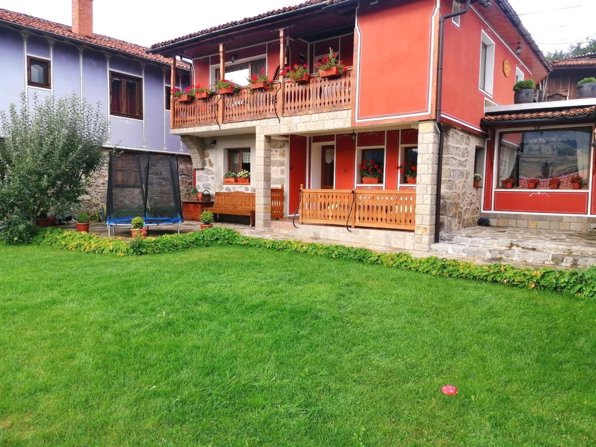 Радкината Къща Hotel Koprivshtitsa Exterior foto