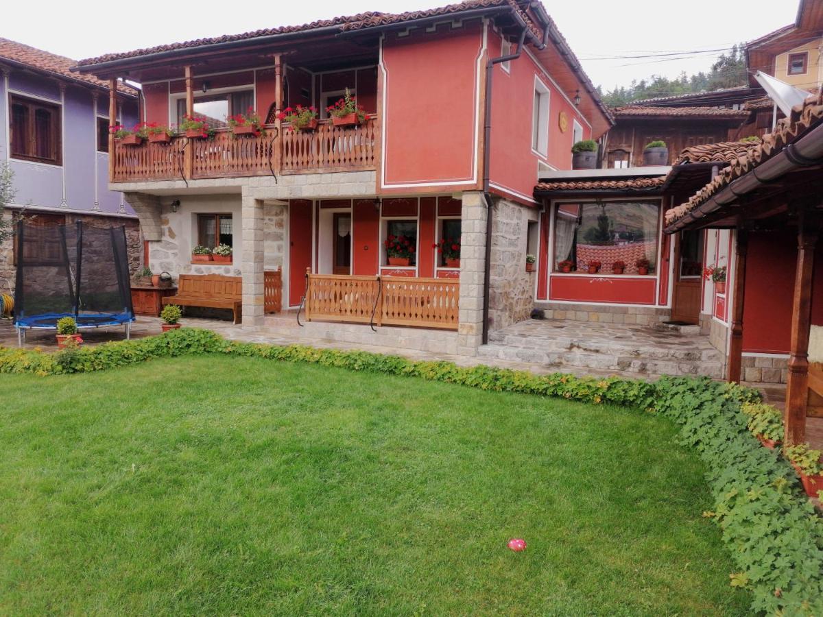 Радкината Къща Hotel Koprivshtitsa Exterior foto