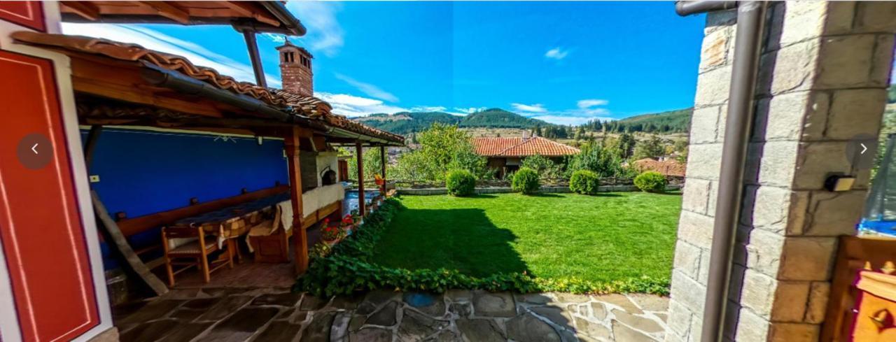 Радкината Къща Hotel Koprivshtitsa Exterior foto