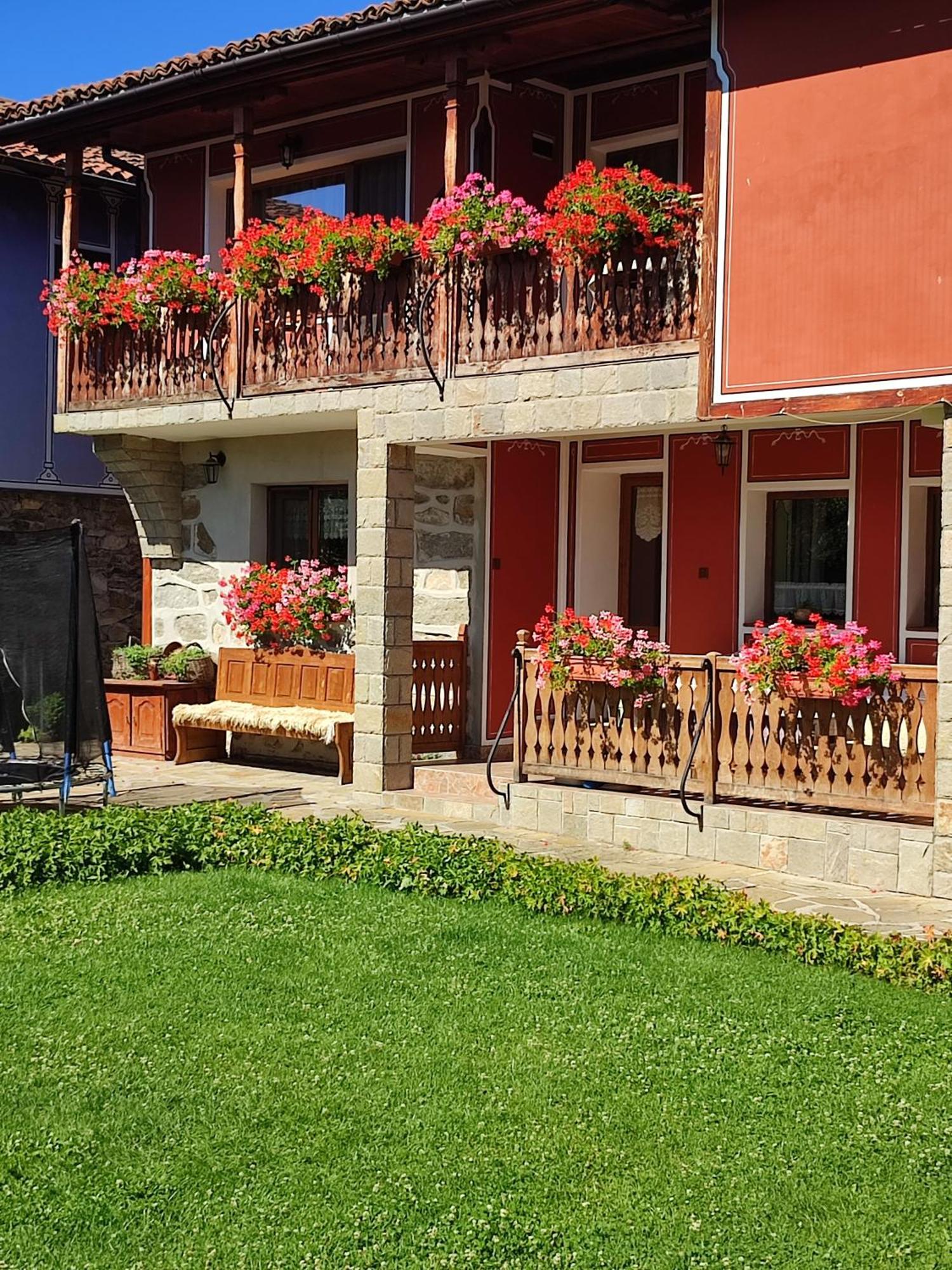 Радкината Къща Hotel Koprivshtitsa Exterior foto