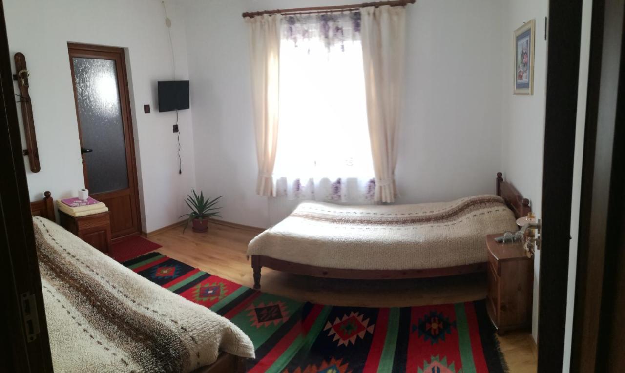 Радкината Къща Hotel Koprivshtitsa Exterior foto