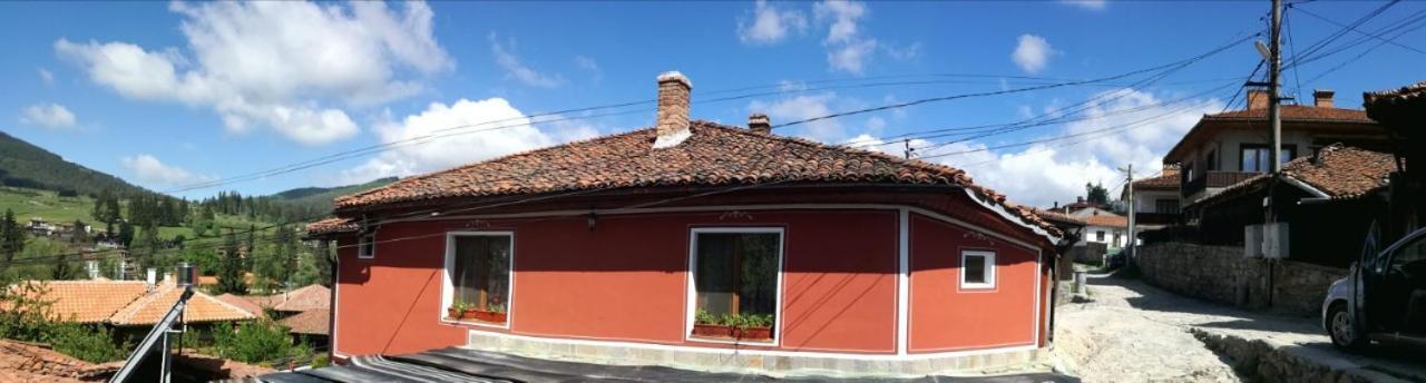 Радкината Къща Hotel Koprivshtitsa Exterior foto